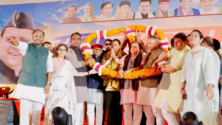  रेंजर मैदान में भव्य रूप से मना ‘युवा संकल्प दिवस’, मुख्यमंत्री पुष्कर सिंह धामी ने युवाओं से बड़े लक्ष्य और विकसित उत्तराखंड का संकल्प लेने का किया आह्वान