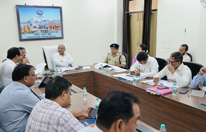  सरकारी भूमि पर अतिक्रमण एवं कब्जे की शिकायतों को गंभीरता से लेते हुए प्राथमिकता के आधार पर करें कार्रवाई