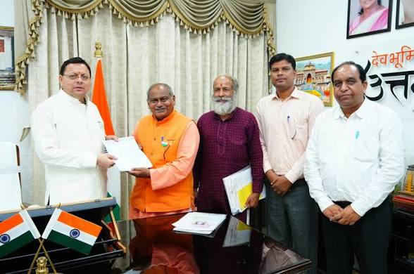  स्वतंत्रता सेनानी उत्तराधिकारी परिवारों के विषयों का प्राथमिकता से परीक्षण होगा : मुख्यमंत्री धामी