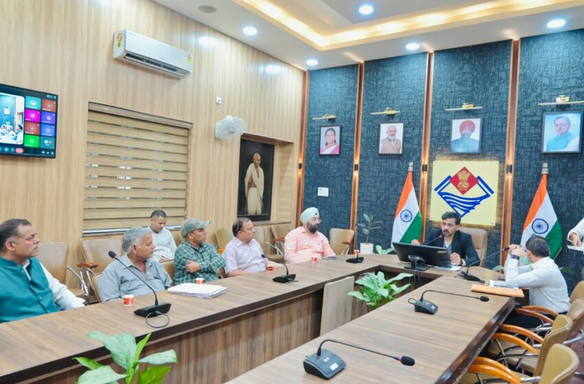  डीएम/जिला निर्वाचन अधिकारी ने दिए पारदर्शिता एवं प्रभावी मॉनिटरिंग के निर्देश