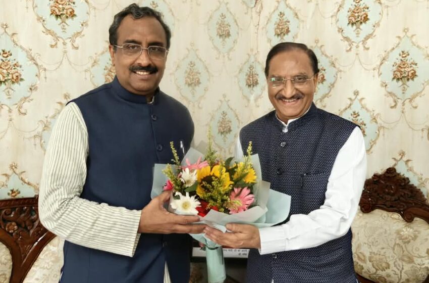  राम माधव और डॉ. ‘निशंक’ की हुई भेंट