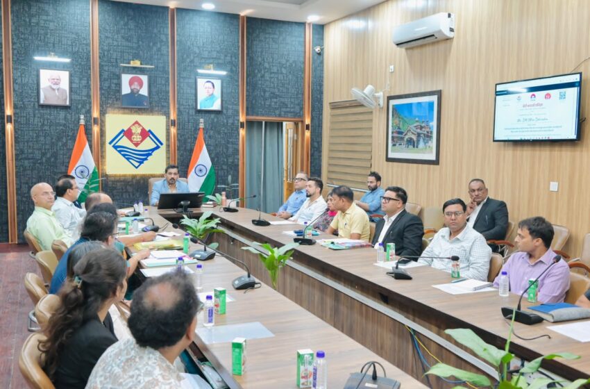  218 डायग्नोस्टिक केंद्रों के नियमित निरीक्षण और गर्भवती महिलाओं की ट्रैकिंग के डीएम ने दिए निर्देश
