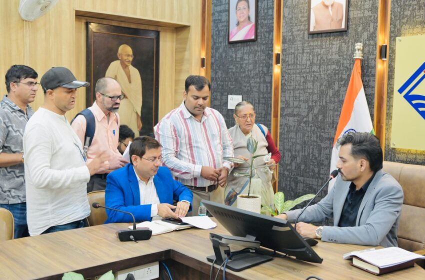  92 शिकायतें, कई परिवारों का दर्द; समाधान दिवस में डीएम ने अधिकारियों को दिए सख्त निर्देश