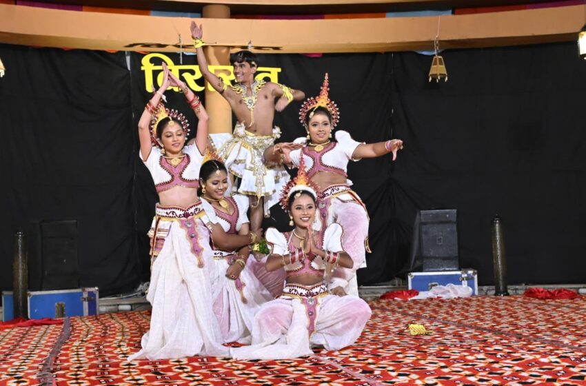  विरासत महोत्सव-2026 में सजा संस्कृति का अनूठा संगम : विद्यार्थियों की प्रतिभा, श्रीलंका के लोकनृत्य, डॉ. एन. राजम के वायलिन और मंजरी चतुर्वेदी की ‘द तवायफ स्टोरी’ ने मोहा मन